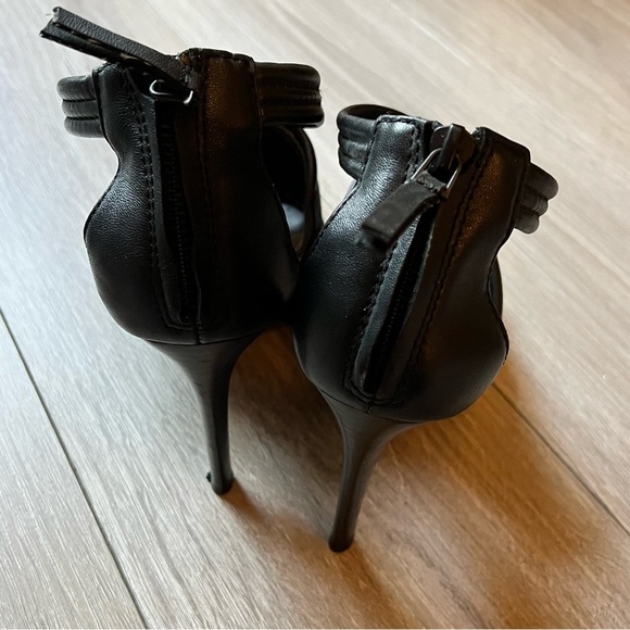 Joe's Jeans Black Peep Toe Heels Size 8.5 Leather & Suede Back Tassel Zipper - Picture 9 of 13